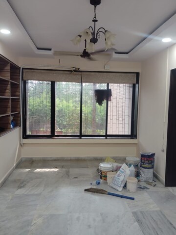 Room in 3 BHK Apartment at Versova – for Rent