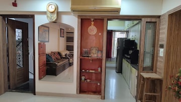 Room in 2 BHK Apartment at Aruna Residency, Malad West – for Rent