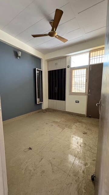 Room in 2 BHK Apartment at Vasundhara Sector 1 – for Rent
