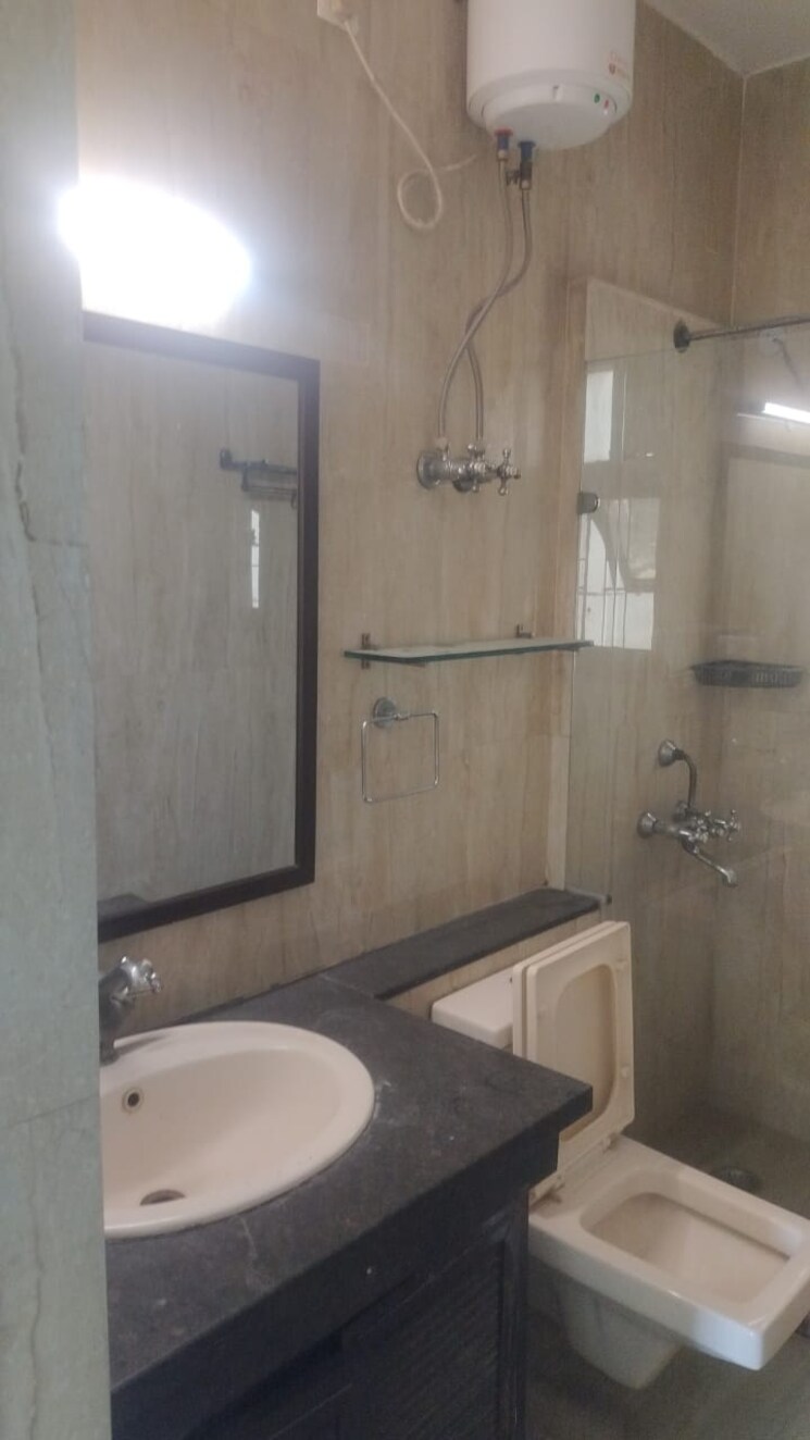 Bathroom, ats-green-ii 3 Bedroom 1600 Sq.Ft. Apartment In Sector 50 Noida 8508927