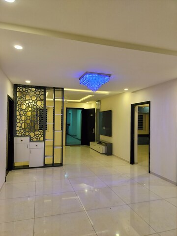 Room in 3 BHK Apartment at Rajapushpa Eterna, Nanakramguda – for Rent
