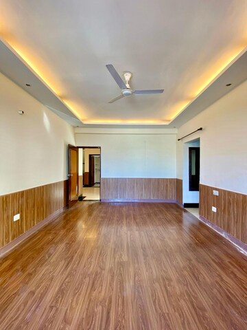 Room in 3 BHK Apartment at Peer Mucchalla – for Sale