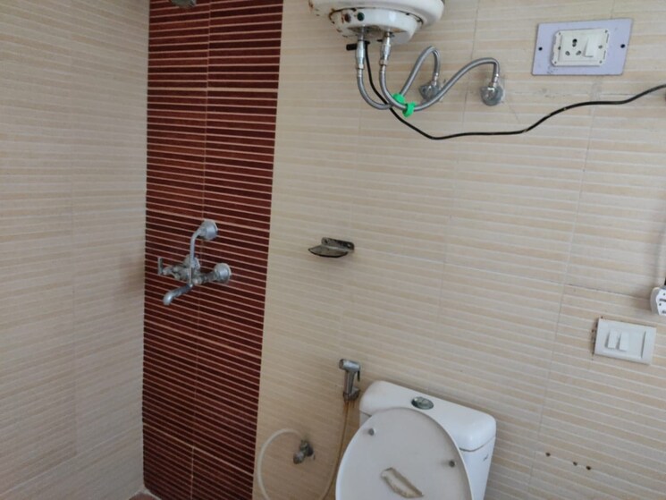 Attached Bathroom, gardenia-grace 4 Bedroom 2250 Sq.Ft. Apartment In Sector 61 Noida 8508980
