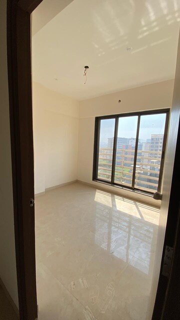 1 BHK Apartment For Rent in UK Iridium, Kandivali East