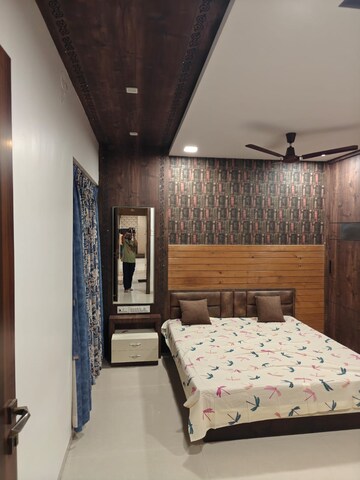 Room in 2 BHK Apartment at Dosti Group Imperia, Manpada – for Rent