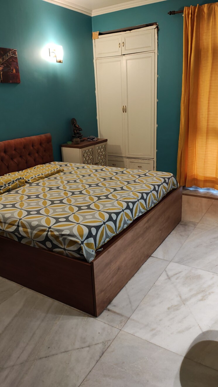 Room, rwa-apartments-sector-39 3 Bedroom 162 Sq.Mt. Independent House In Sector 39 Noida 8509037