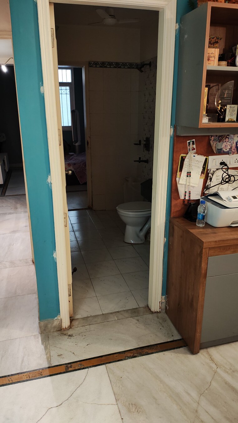 Bathroom, rwa-apartments-sector-39 3 Bedroom 162 Sq.Mt. Independent House In Sector 39 Noida 8509037