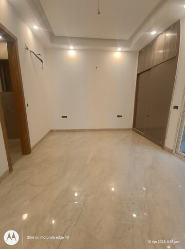 Room in 3 BHK Builder Floor at Malviya Nagar – for Sale