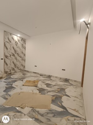 Room in 3 BHK Builder Floor at Malviya Nagar – for Sale