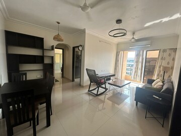Room in 3 BHK Apartment at Kalpataru Radiance, Goregaon West – for Rent