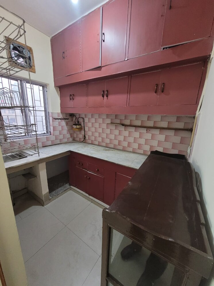 Kitchen, mayur vihar phase 1 3 Bedroom 1600 Sq.Ft. Apartment In Mayur Vihar Phase 1 Delhi 8509099