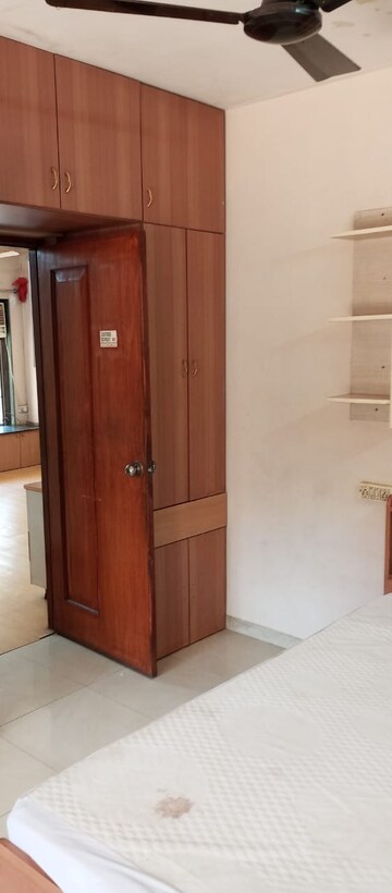 Room in 2 BHK Apartment at Sai Baba Enclave, Goregaon West – for Rent