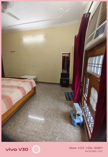 Bedroom in 2 BHK Independent House at Gomti Nagar – for Rent