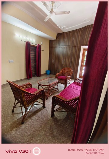 Living Room in 2 BHK Independent House at Gomti Nagar – for Rent