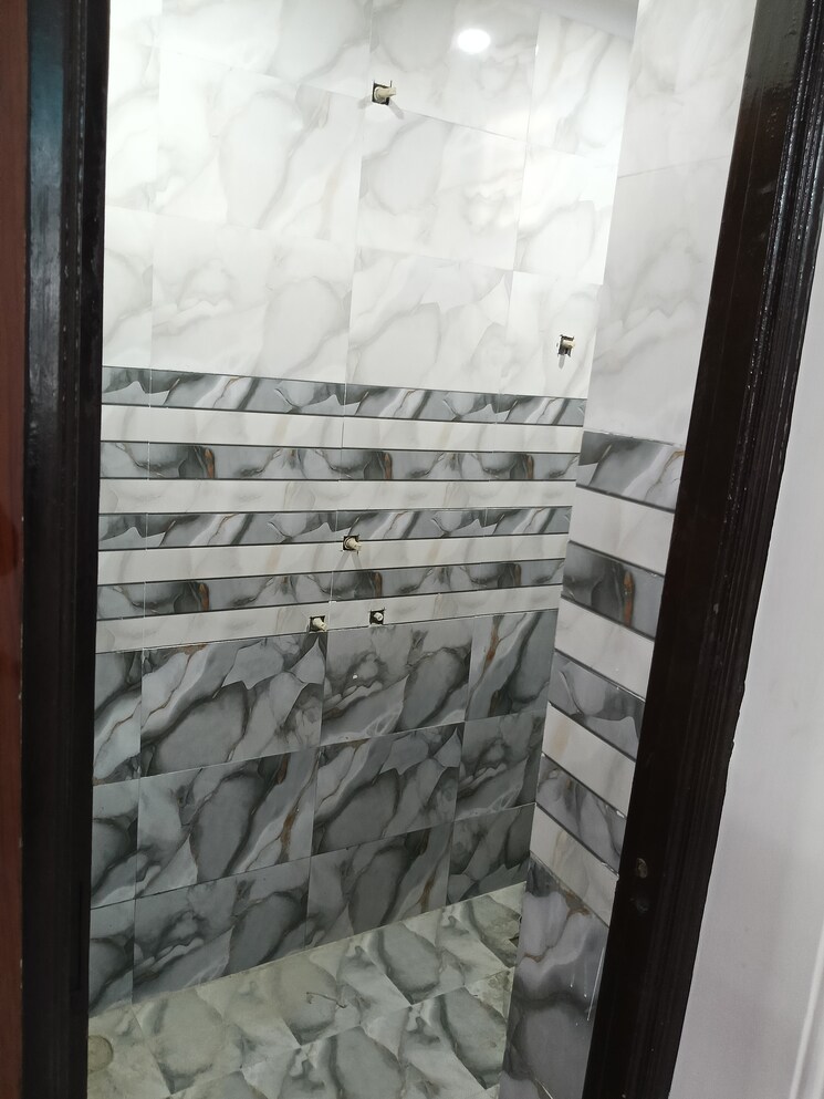 Bathroom, shalimar-apartments-shalimar-garden 2 Bedroom 850 Sq.Ft. Builder Floor In Shalimar Garden Ghaziabad 8509144