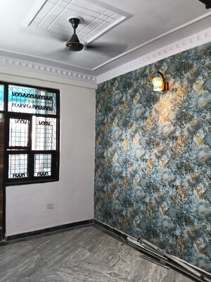 Room in 2 BHK Builder Floor at Shalimar Apartments Shalimar Garden, Shalimar Garden – for Sale