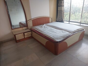Room in 2 BHK Apartment at Rustomjee Elanza, Malad West – for Rent