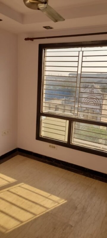 Room in 3 BHK Builder Floor at Anand Vihar – for Sale