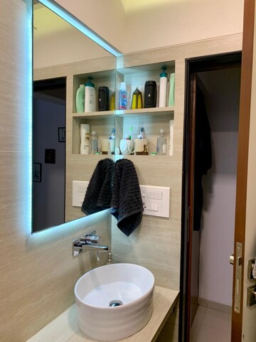  2 BHK Apartment at Santacruz West – for Rent