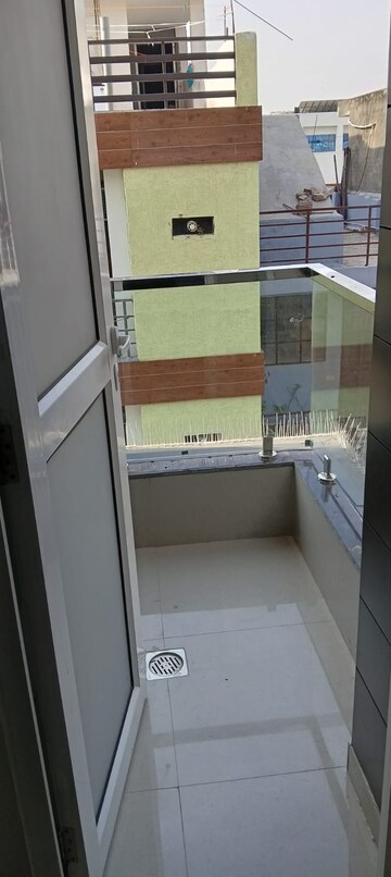 Balcony in 1 RK Independent House at Unitech Arcadia, South City 2 – for Rent
