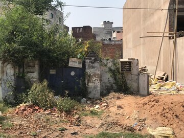  Plot For Sale in Alambagh