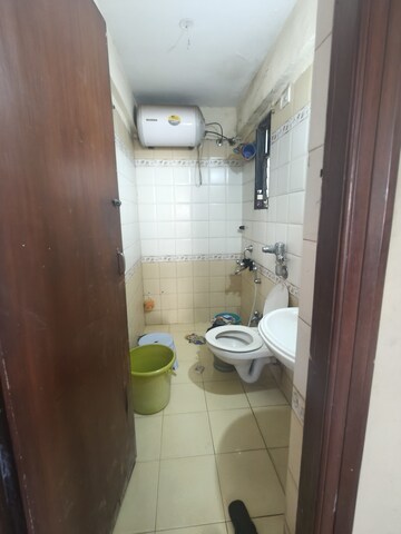 Bathroom in 1 BHK Apartment at Andheri West – for Sale