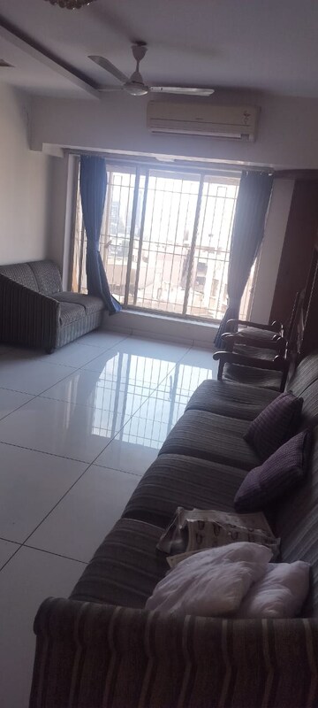 Room in 2 BHK Apartment at Lokhandwala Harmony, Worli – for Rent