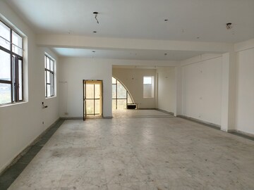  Warehouse For Rent in Sector 63
