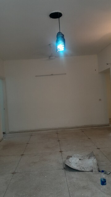 Room in 3 BHK Builder Floor at Unitech South City II, Sector 50 – for Rent