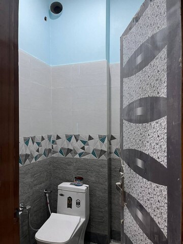  2 BHK Independent House at RWA Tomar Colony, Mukundpur – for Sale