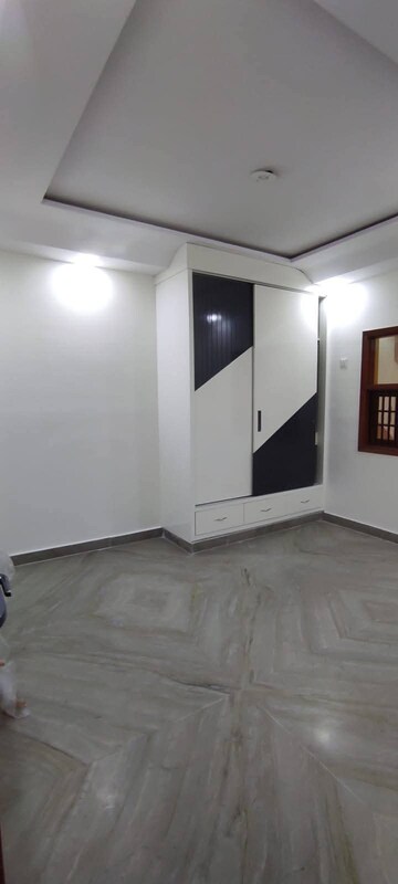 Room in 2 BHK Builder Floor at DDA LIG Flats Rohini, Rohini Sector 28 – for Sale