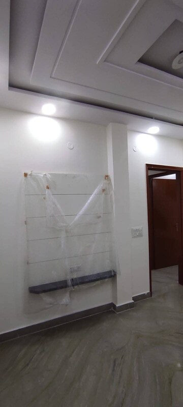 Room in 2 BHK Builder Floor at DDA LIG Flats Rohini, Rohini Sector 28 – for Sale