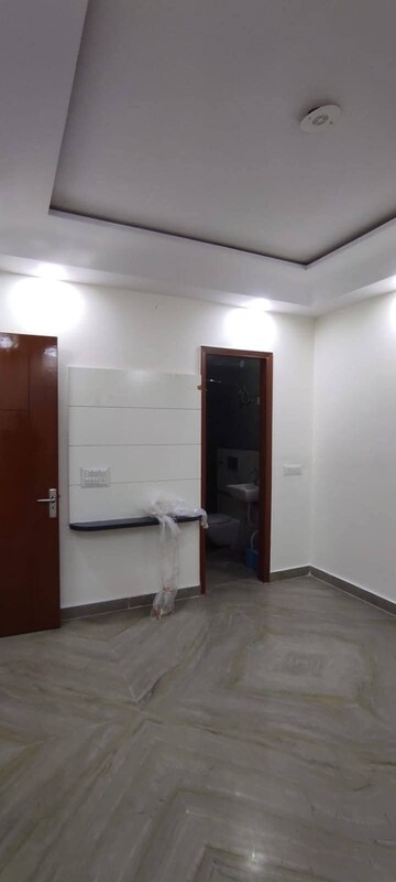 Room in 2 BHK Builder Floor at DDA LIG Flats Rohini, Rohini Sector 28 – for Sale