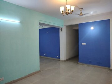 Room in 2 BHK Apartment at Supertech Cape Town, Sector 74 – for Rent
