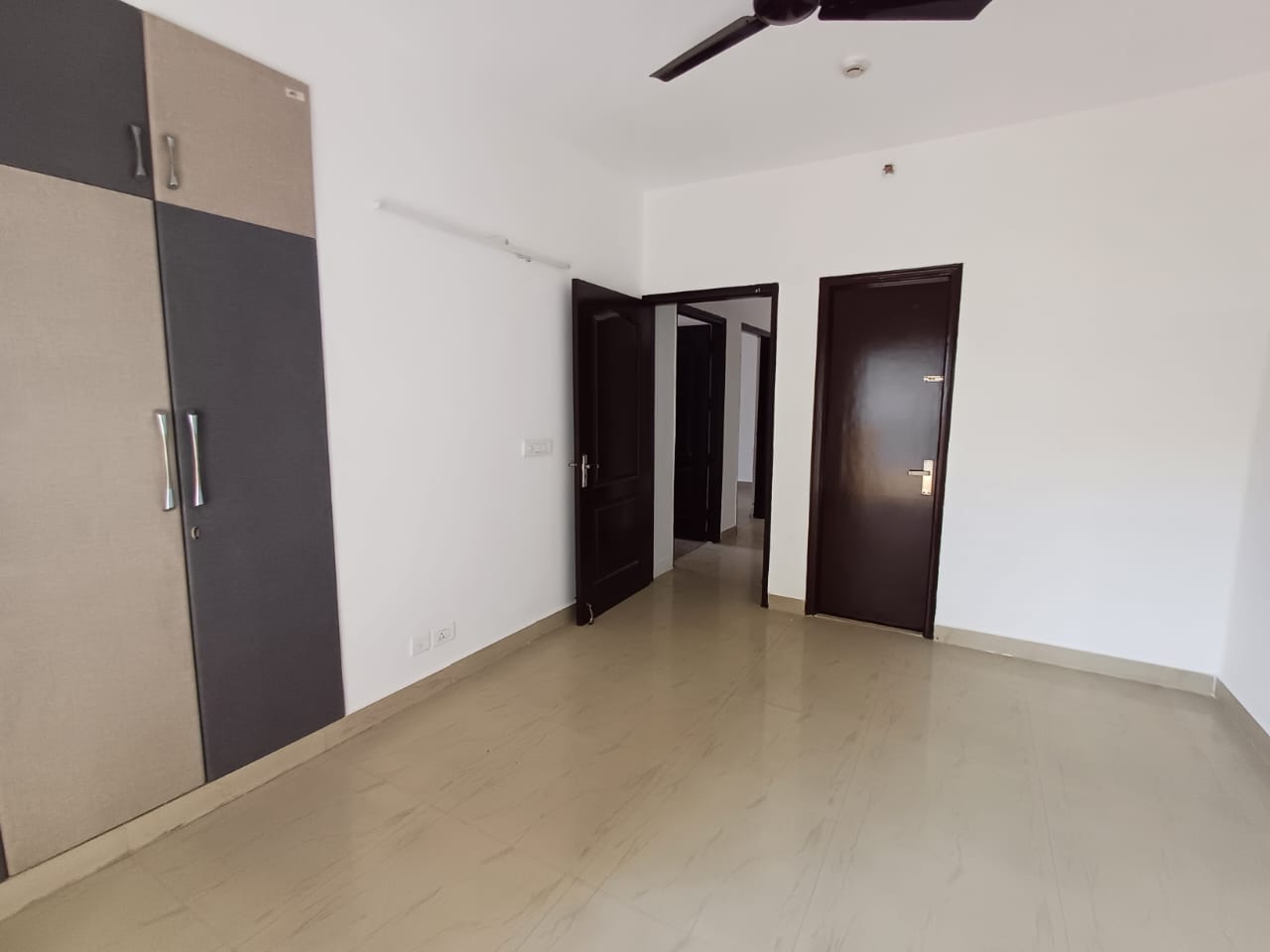 3 BHK + Extra Room 1320 Sq.Ft. Apartment in Nimbus The Hyde park