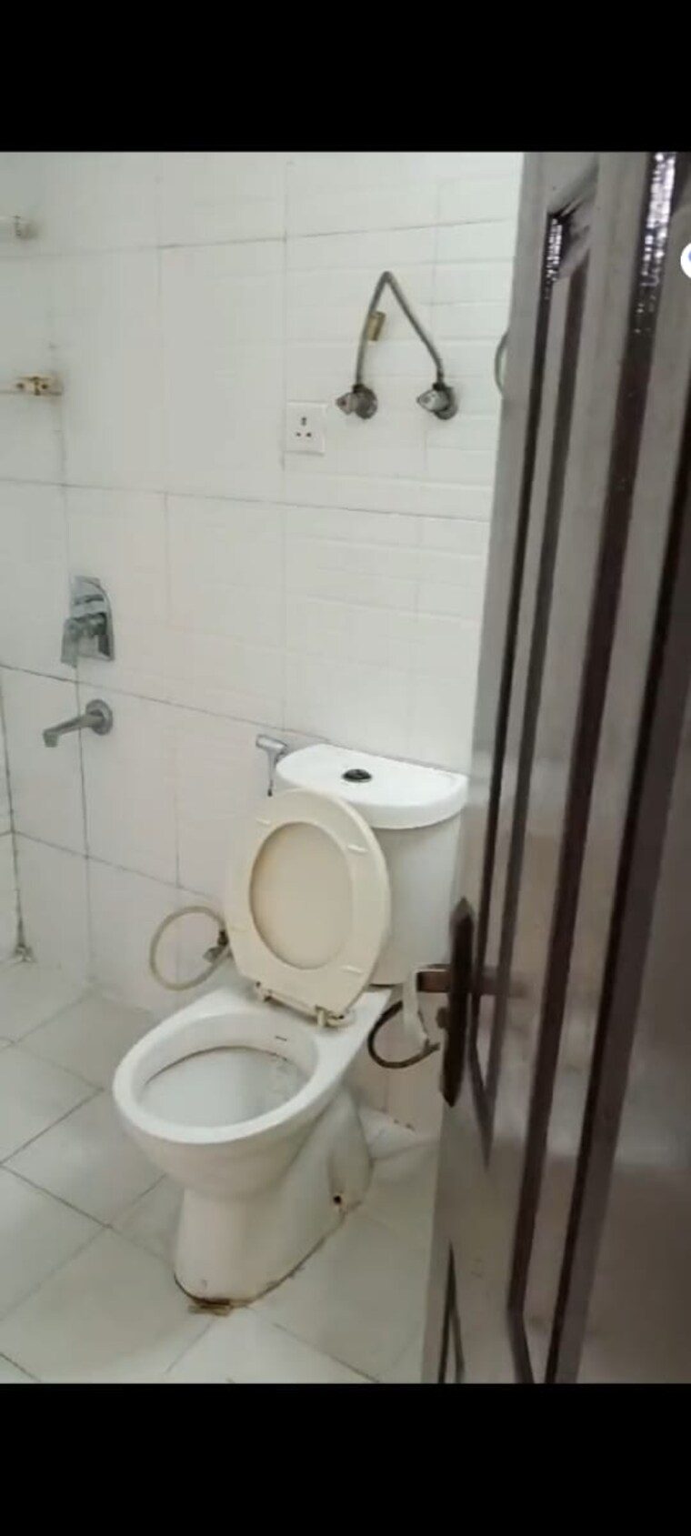 Bathroom, amrapali-zodiac 3 Bedroom 1325 Sq.Ft. Apartment In Sector 120 Noida 8509350