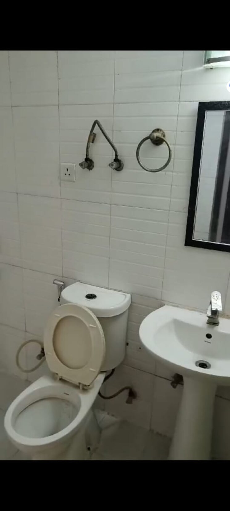 Bathroom, amrapali-zodiac 3 Bedroom 1325 Sq.Ft. Apartment In Sector 120 Noida 8509350