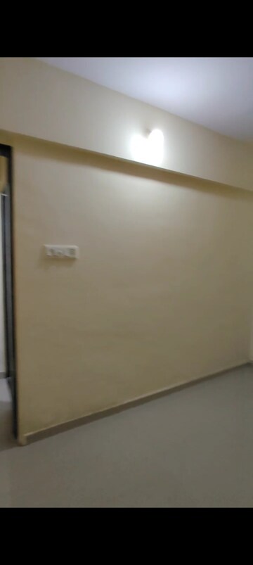 Room in 1 BHK Apartment at Kurla East – for Rent