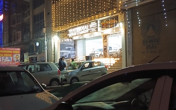Showroom For Rent in Khurram Nagar
