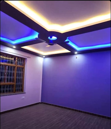 Room in 2 BHK Apartment at Hazratganj – for Rent
