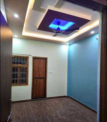 Room in 2 BHK Apartment at Rizvi Apartments, Hazratganj – for Rent