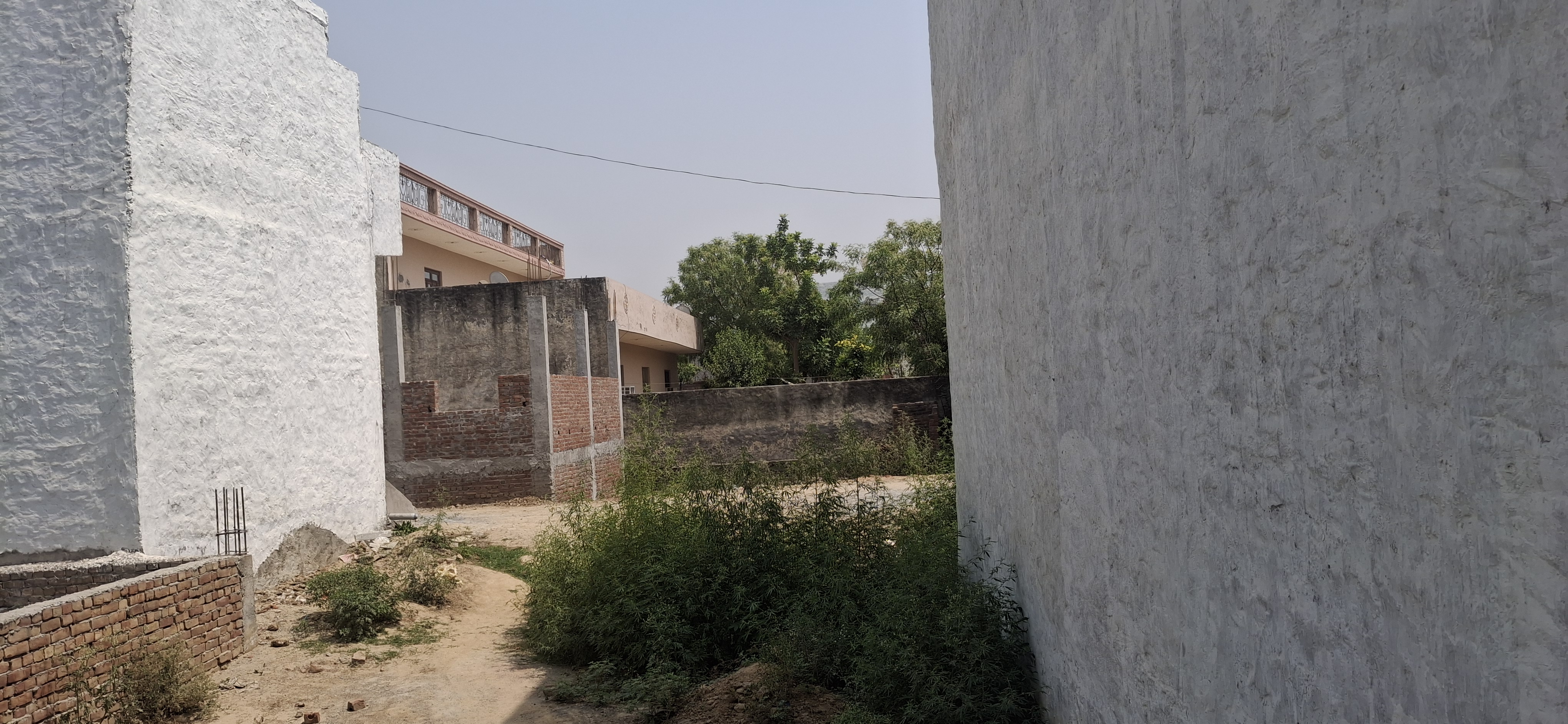 Plot For Sale in Mk Propty 