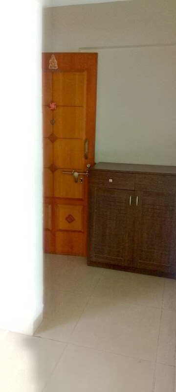 Room in 2 BHK Apartment at Treasure Park, Satara Road – for Rent
