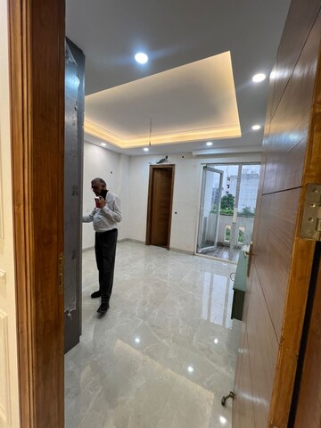 Room in 3.5 BHK Villa at Vatika Signature Villas, Sector 82 – for Rent