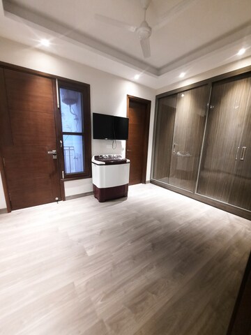 Room in 2 BHK Builder Floor at Malviya Nagar – for Rent