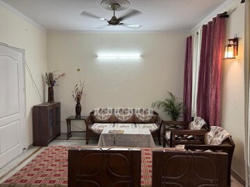 Living Room in 2 BHK Builder Floor at Unitech South City II, Sector 50 – for Rent