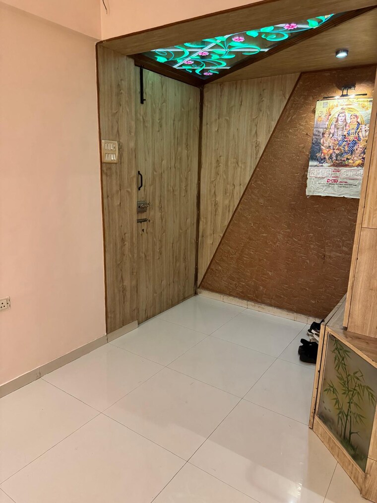 Room, malad west 2 Bedroom 700 Sq.Ft. Apartment In Malad West Mumbai 8509544