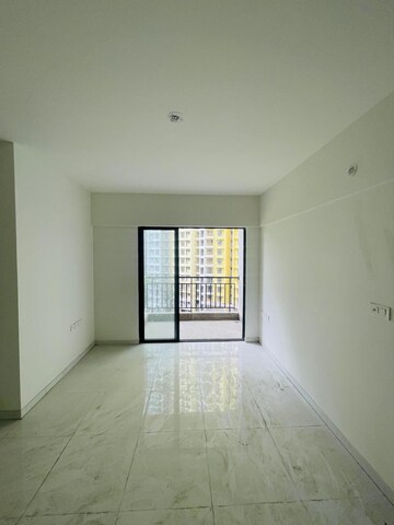 2 BHK Apartment For Rent in Runwal Gardens, Dombivli East