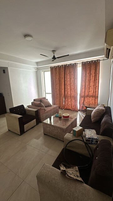 Living Room in 2 BHK Builder Floor at Tulip Mall, Sector 46 – for Rent