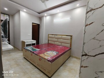 Room in 1 RK Builder Floor at Sushant Vyapaar Kendra, Sector 43 – for Rent